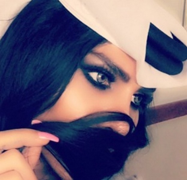 شبيه هيفاء وهبي المتحول جنسياً على  انستغرام